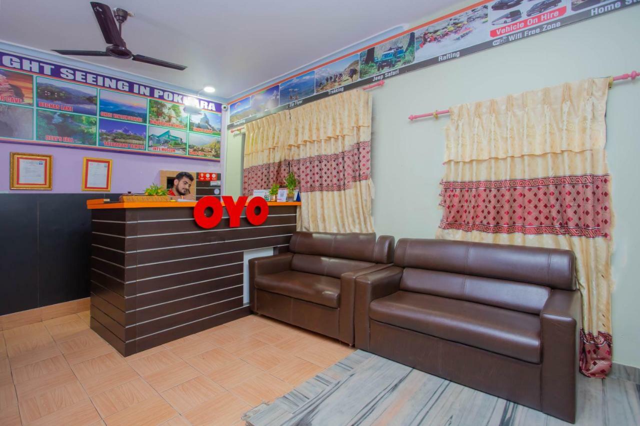 Oyo 575 Api Suites Pokhara Exteriör bild