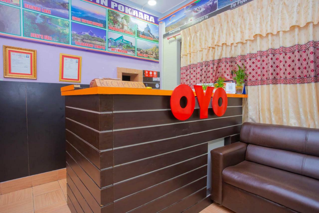Oyo 575 Api Suites Pokhara Exteriör bild