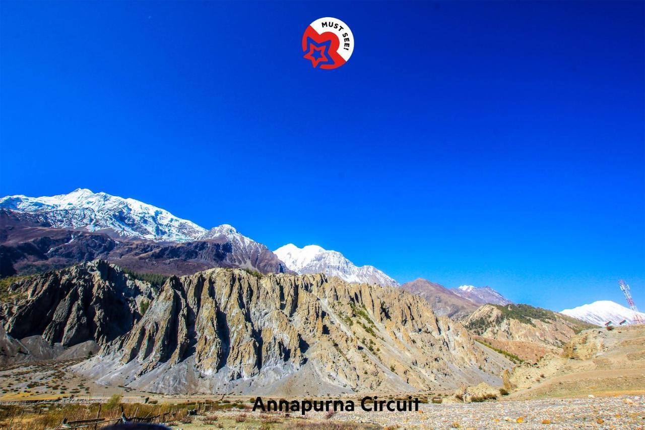 Oyo 575 Api Suites Pokhara Exteriör bild